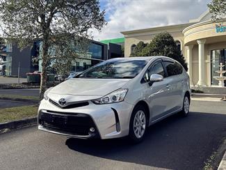 2015 Toyota PRIUS - Thumbnail