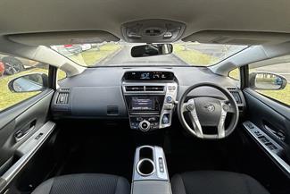 2015 Toyota PRIUS - Thumbnail