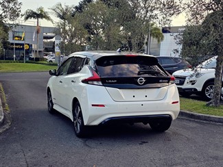 2021 Nissan LEAF - Thumbnail