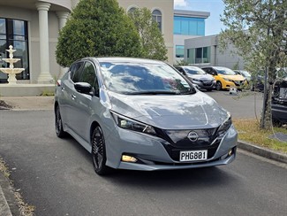 2022 Nissan LEAF - Thumbnail