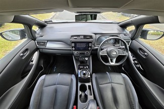 2022 Nissan LEAF - Thumbnail