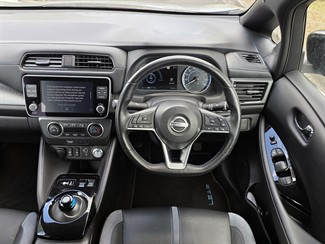 2022 Nissan LEAF - Thumbnail