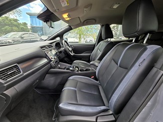 2022 Nissan LEAF - Thumbnail