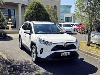2021 Toyota Rav4 - Thumbnail