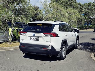 2021 Toyota Rav4 - Thumbnail