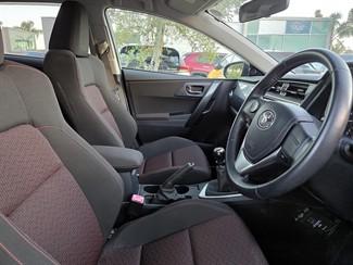 2013 Toyota AURIS - Thumbnail