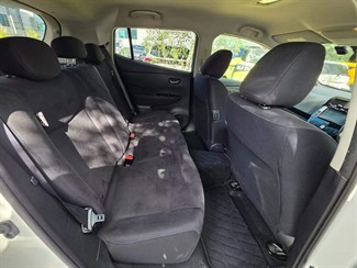 2017 Nissan LEAF - Thumbnail