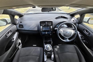 2017 Nissan LEAF - Thumbnail