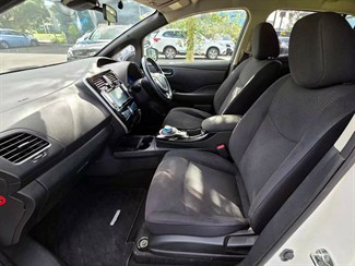 2017 Nissan LEAF - Thumbnail