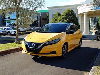 2018 Nissan LEAF - Thumbnail