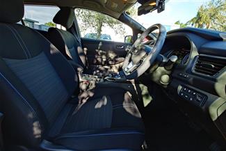 2018 Nissan LEAF - Thumbnail