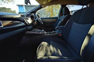 2018 Nissan LEAF - Thumbnail