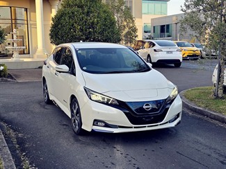 2022 Nissan LEAF - Thumbnail