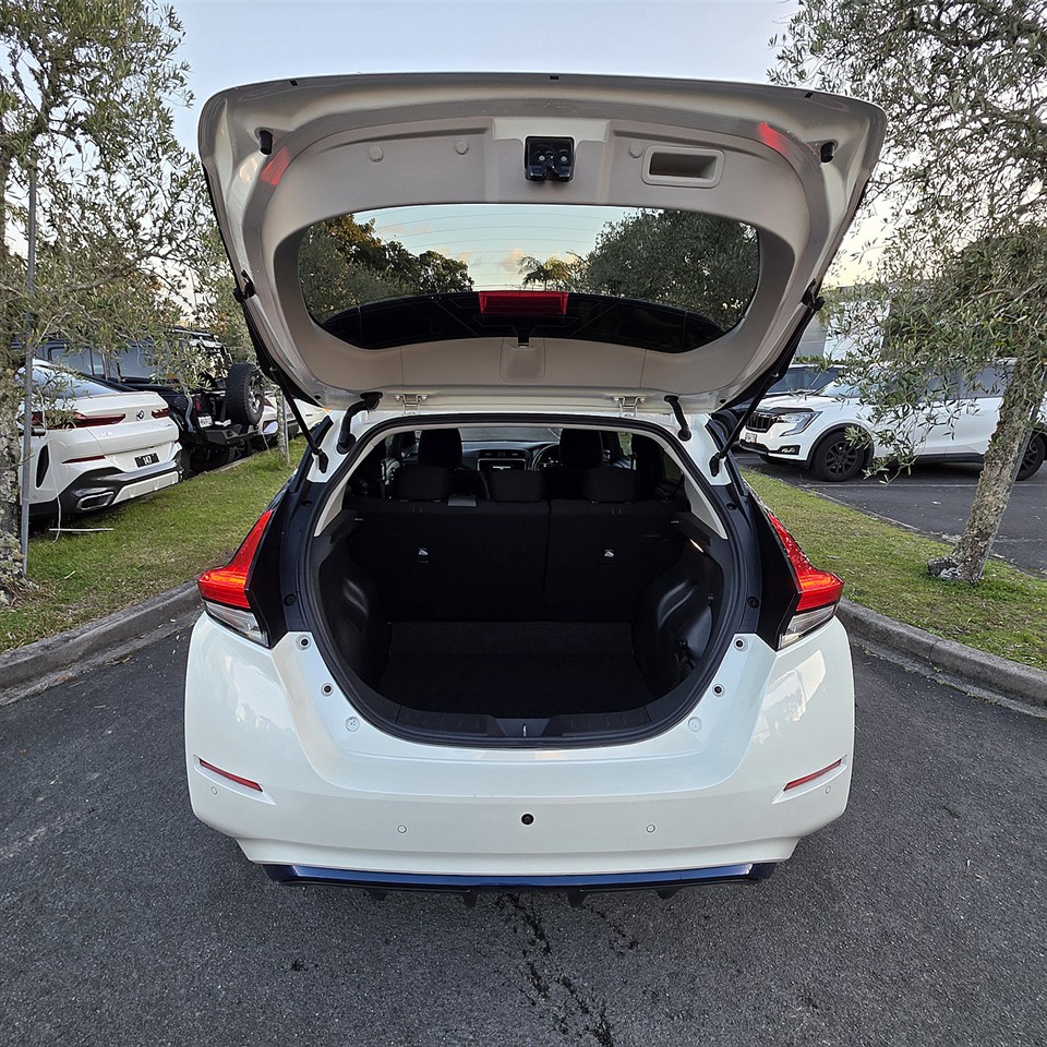 2022 Nissan LEAF
