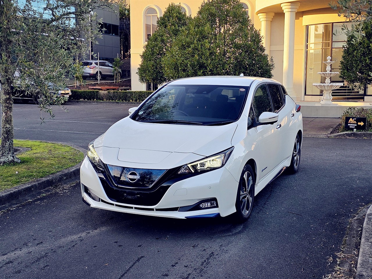 2022 Nissan LEAF
