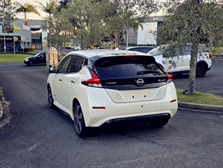 2022 Nissan LEAF - Thumbnail