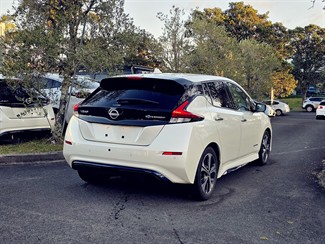 2022 Nissan LEAF - Thumbnail