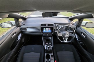 2022 Nissan LEAF - Thumbnail