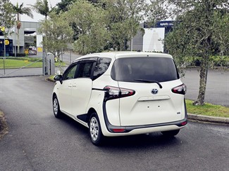 2018 Toyota SIENTA - Thumbnail