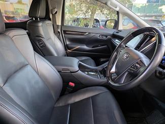 2018 Toyota Alphard - Thumbnail