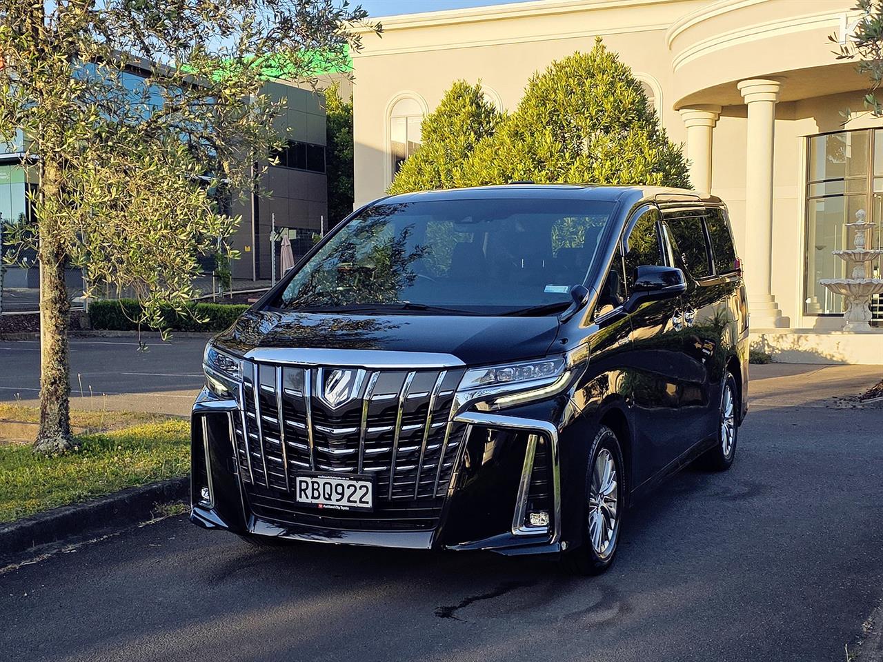 2018 Toyota Alphard