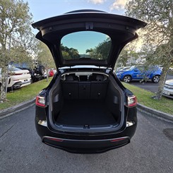 2022 Tesla Model Y - Thumbnail