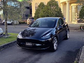 2022 Tesla Model Y - Thumbnail