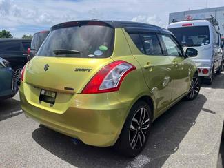 2015 Suzuki Swift - Thumbnail