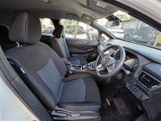 2019 Nissan LEAF - Thumbnail