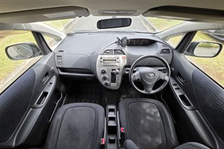 2008 Toyota Ractis - Thumbnail