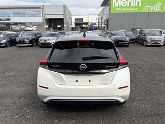 2021 Nissan LEAF - Thumbnail