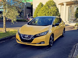 2018 Nissan LEAF - Thumbnail