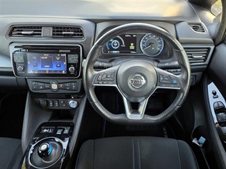 2018 Nissan LEAF - Thumbnail