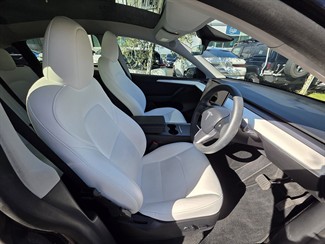 2023 Tesla Model Y - Thumbnail