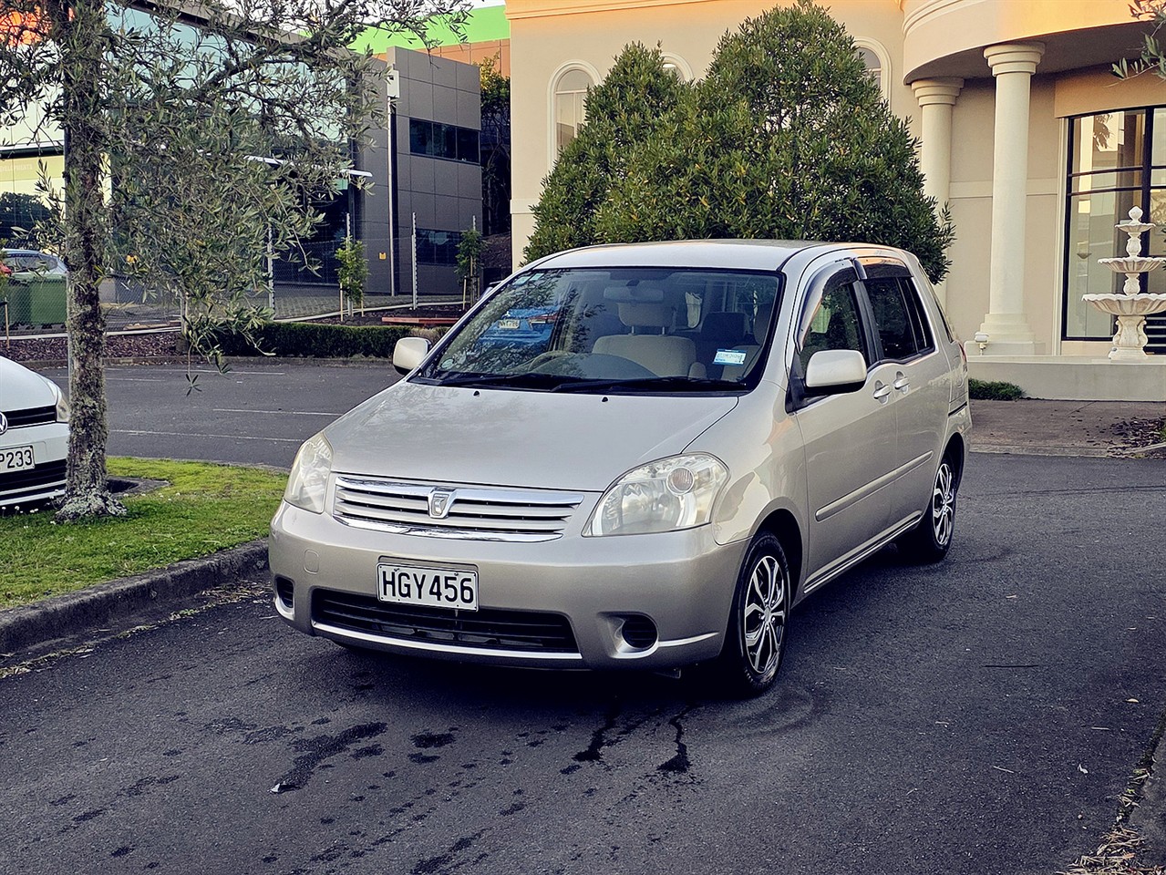 2005 Toyota RAUM