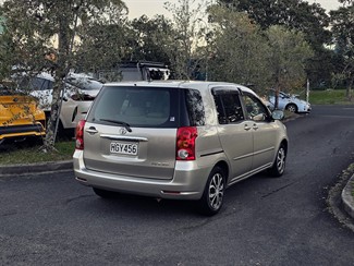 2005 Toyota RAUM - Thumbnail