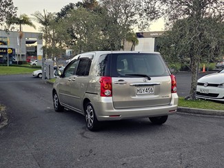 2005 Toyota RAUM - Thumbnail