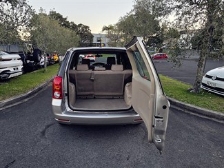 2005 Toyota RAUM - Thumbnail