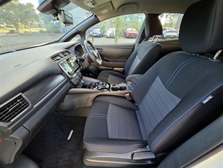 2021 Nissan LEAF - Thumbnail