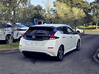 2021 Nissan LEAF - Thumbnail