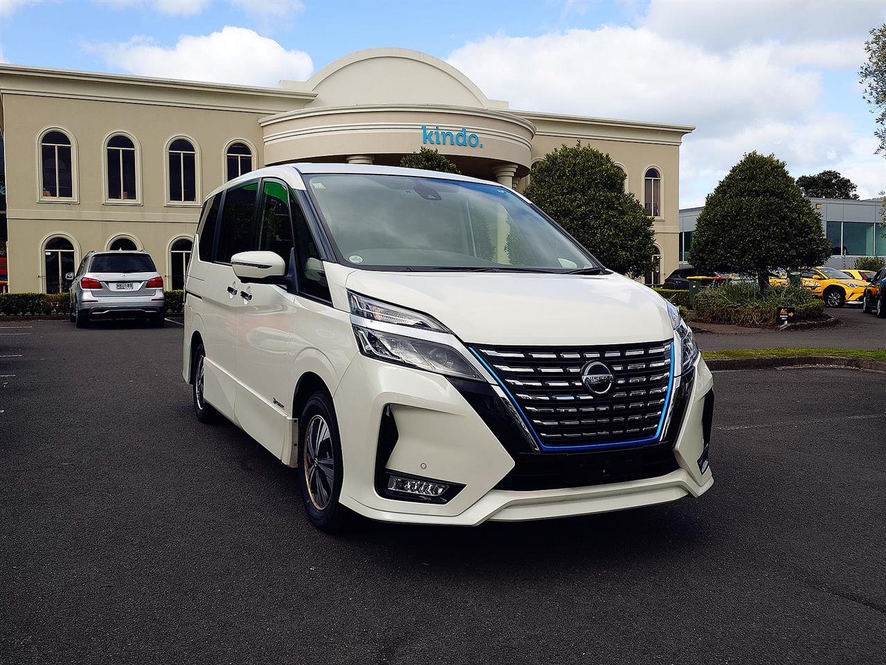 2022 Nissan SERENA
