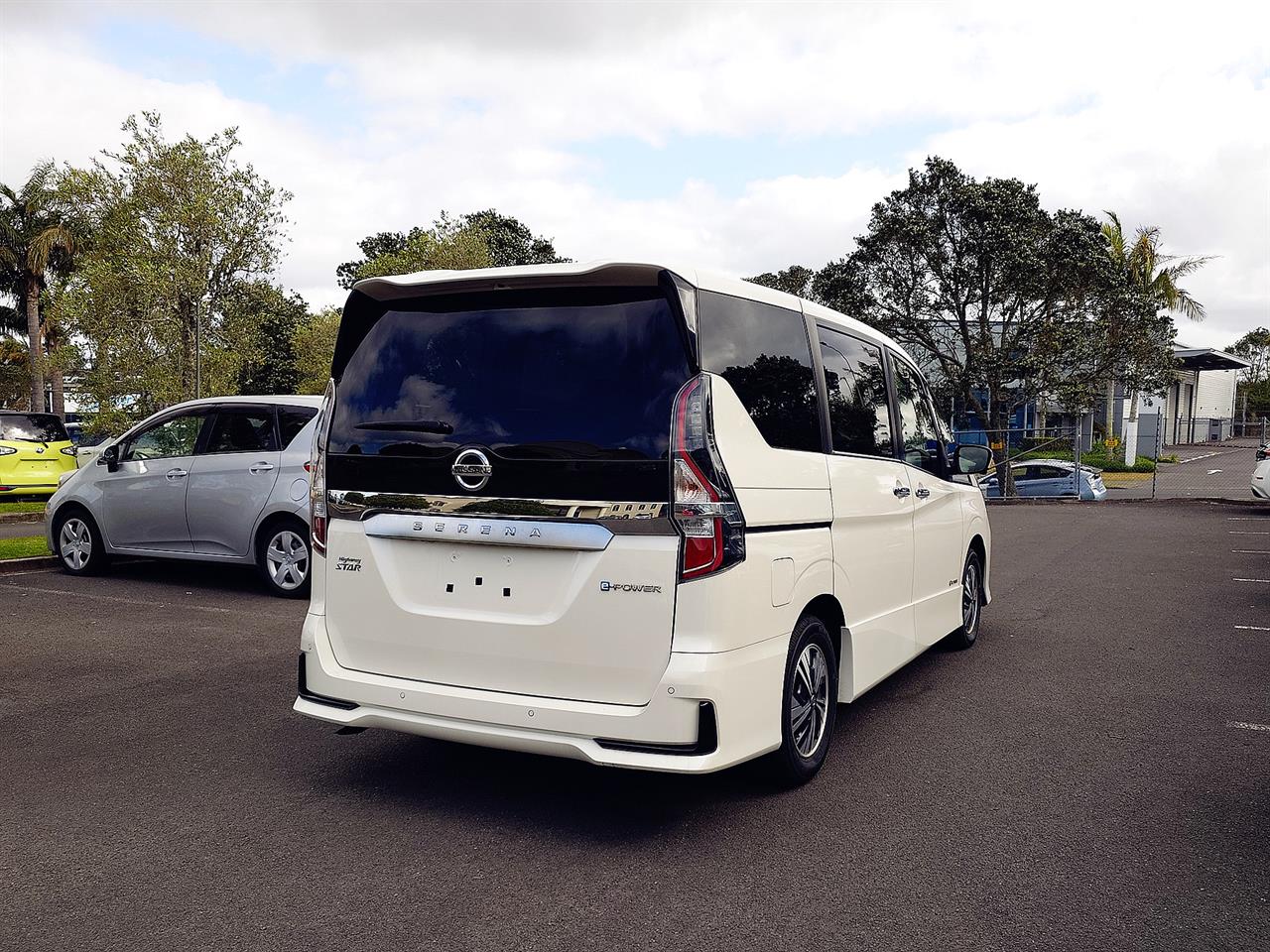 2022 Nissan SERENA