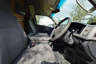 2013 Toyota Hiace - Thumbnail