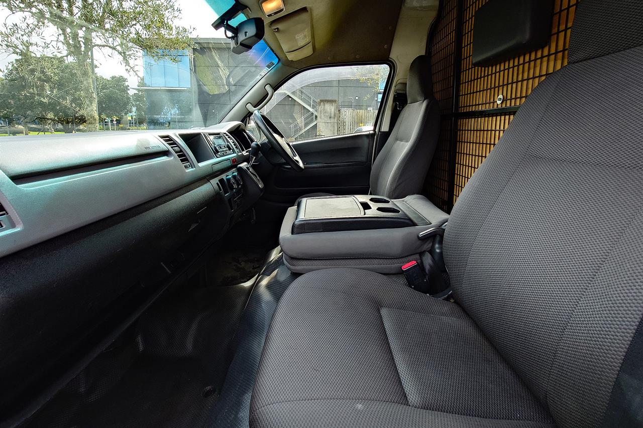 2013 Toyota Hiace