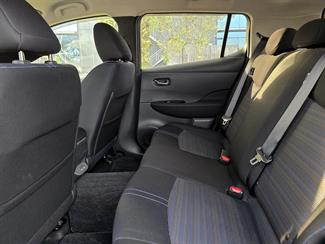 2020 Nissan LEAF - Thumbnail