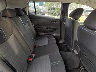 2020 Nissan LEAF - Thumbnail