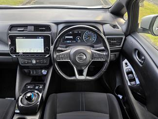 2020 Nissan LEAF - Thumbnail
