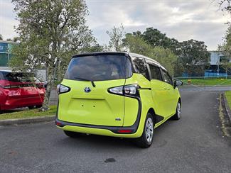 2020 Toyota SIENTA - Thumbnail