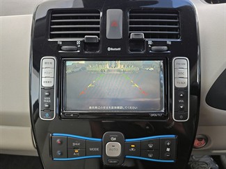 2017 Nissan LEAF - Thumbnail