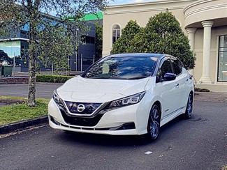 2018 Nissan LEAF - Thumbnail